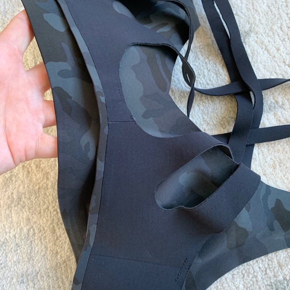 Camo Light Strides Bra 8 - Picture 6 of 8